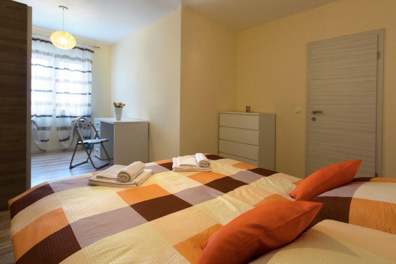 Apartment Valmas Pula Exterior photo