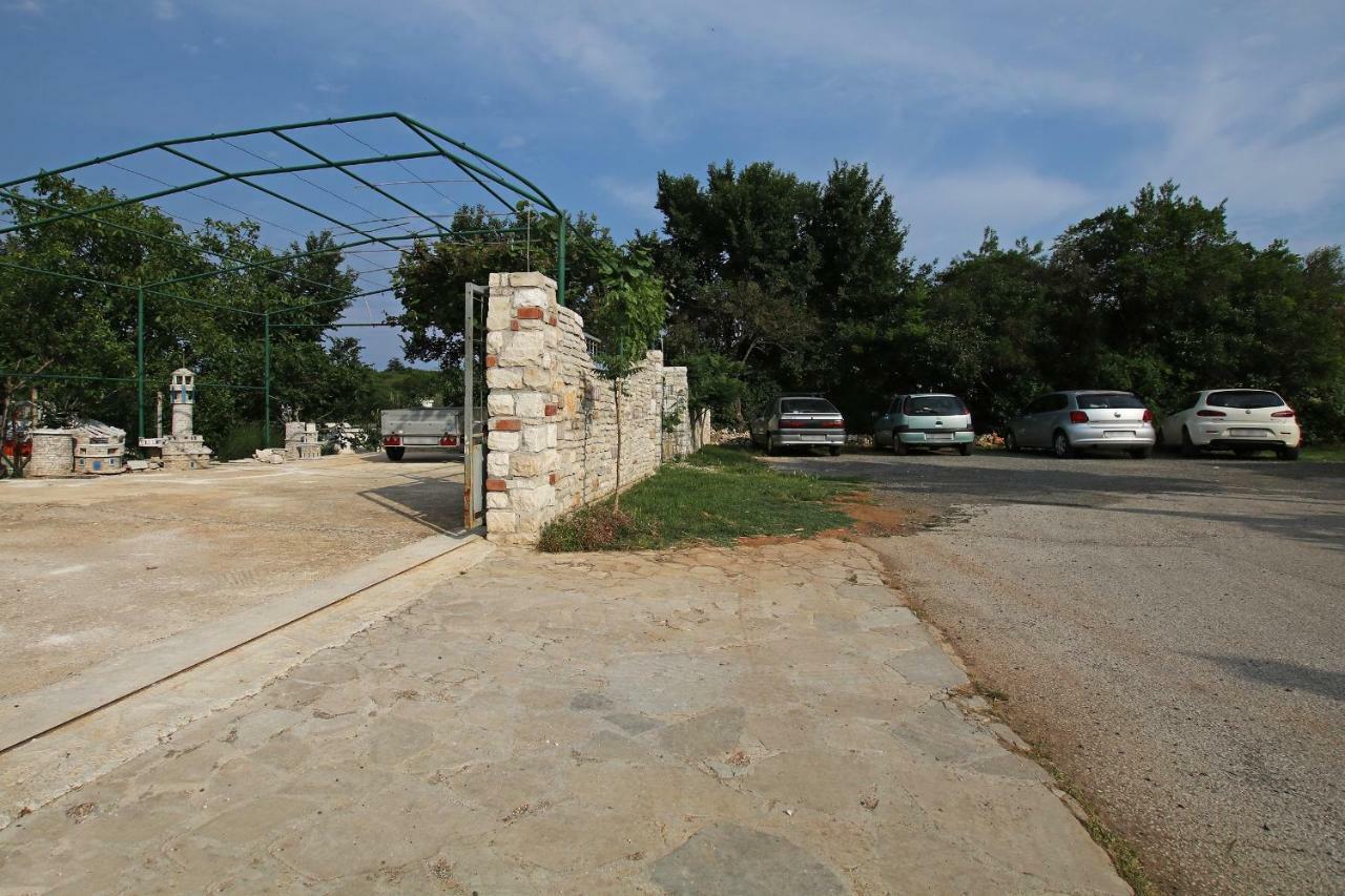Apartment Valmas Pula Exterior photo